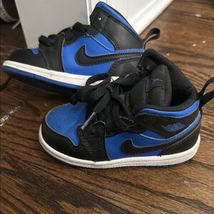 Nike Kids' Black and Blue Sneakers